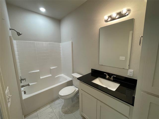 Building Photo - 2919-2923 Peony Dr