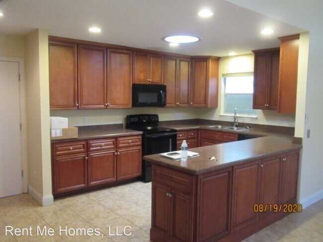 Building Photo - 4 br, 2 bath House - 233 Coventry Ct.