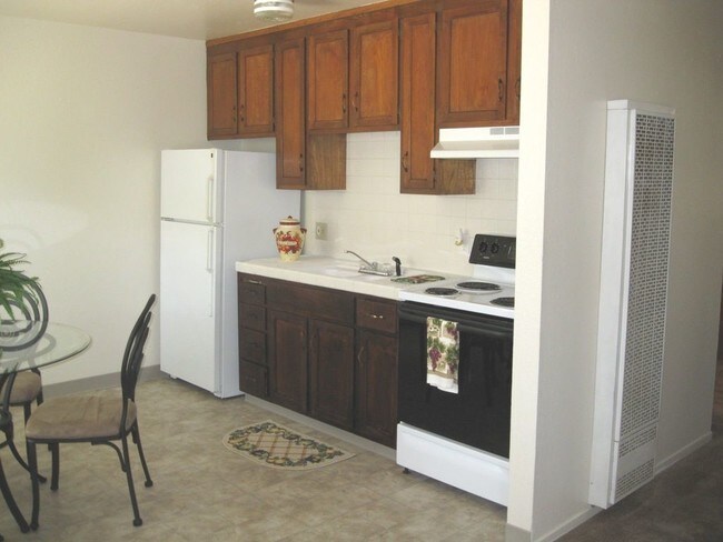 Building Photo - 1318 E San Ramon Ave