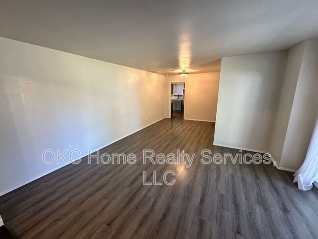 Foto del edificio - 1616 Turtle Lake Rd