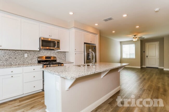 Building Photo - 817 Chisel Ville Ln