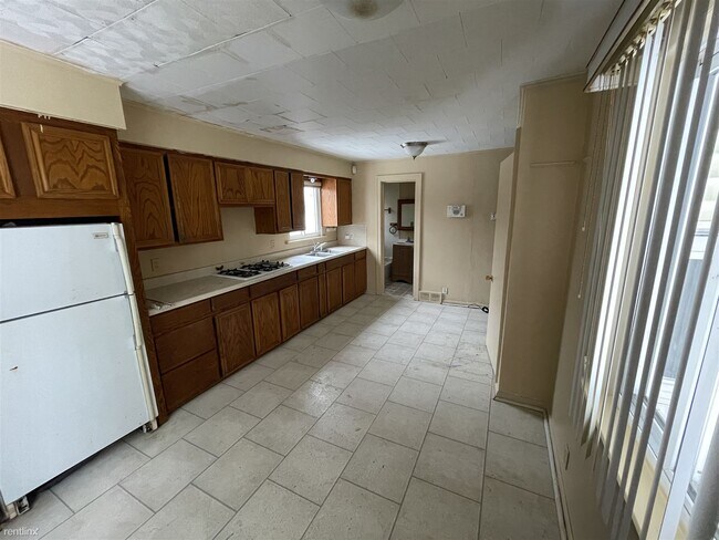 Building Photo - 3 br, 2 bath House - 2013 Kansas Ave