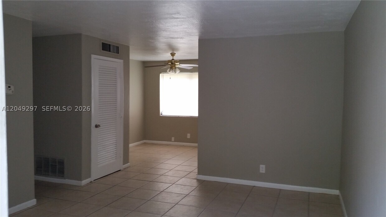 Foto del edificio - 5900 NW 16th St