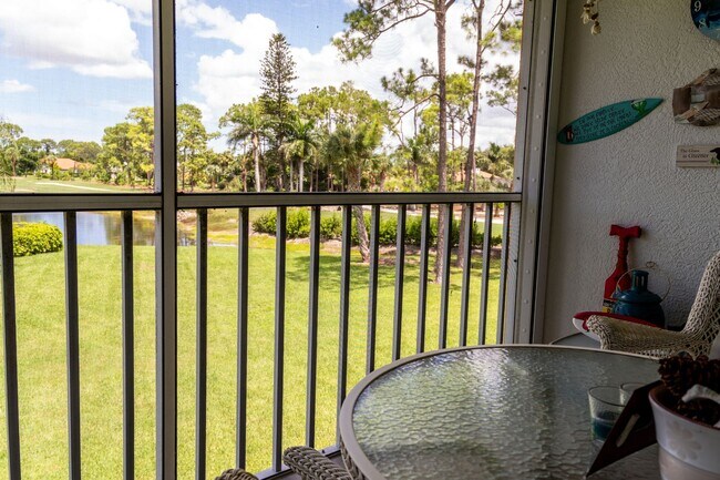 Building Photo - ** 2 BED\2 BATH TOP FLOOR CONDO ** FURNISHED TURN-KEY ** STEPS TO POOL ** LELY AREA ** SEASONAL **