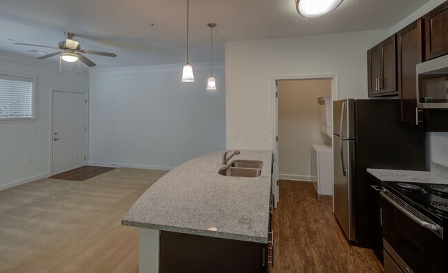 Foto del edificio - Nest on 17 Apartment Homes