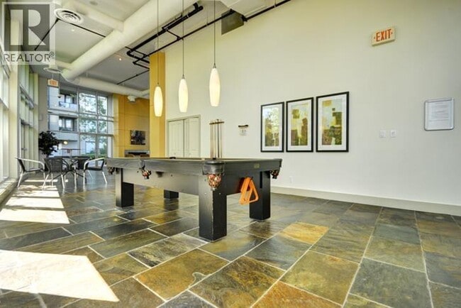 Building Photo - 9180 Hemlock Dr