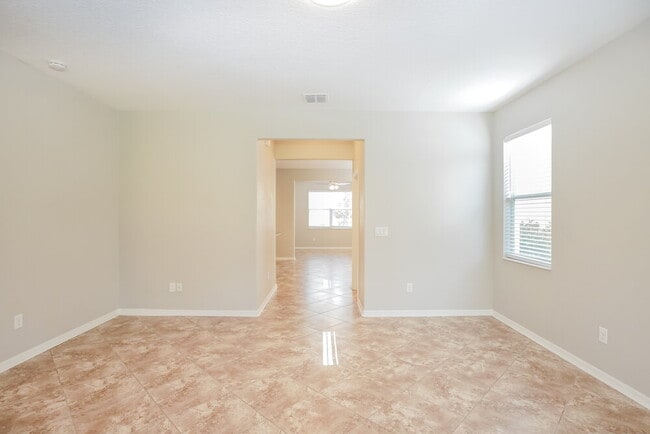 Foto del edificio - 6842 Little Blue Ln