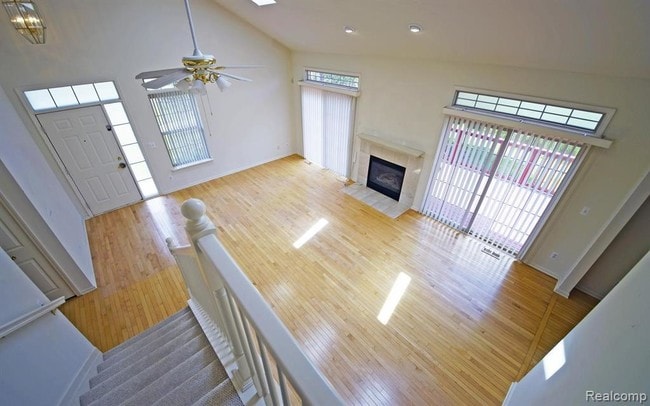 Building Photo - 7246 Gateway Dr