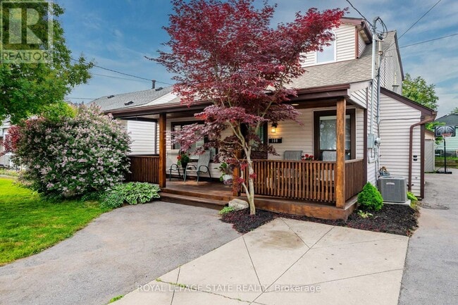 Building Photo - 100 Munn St