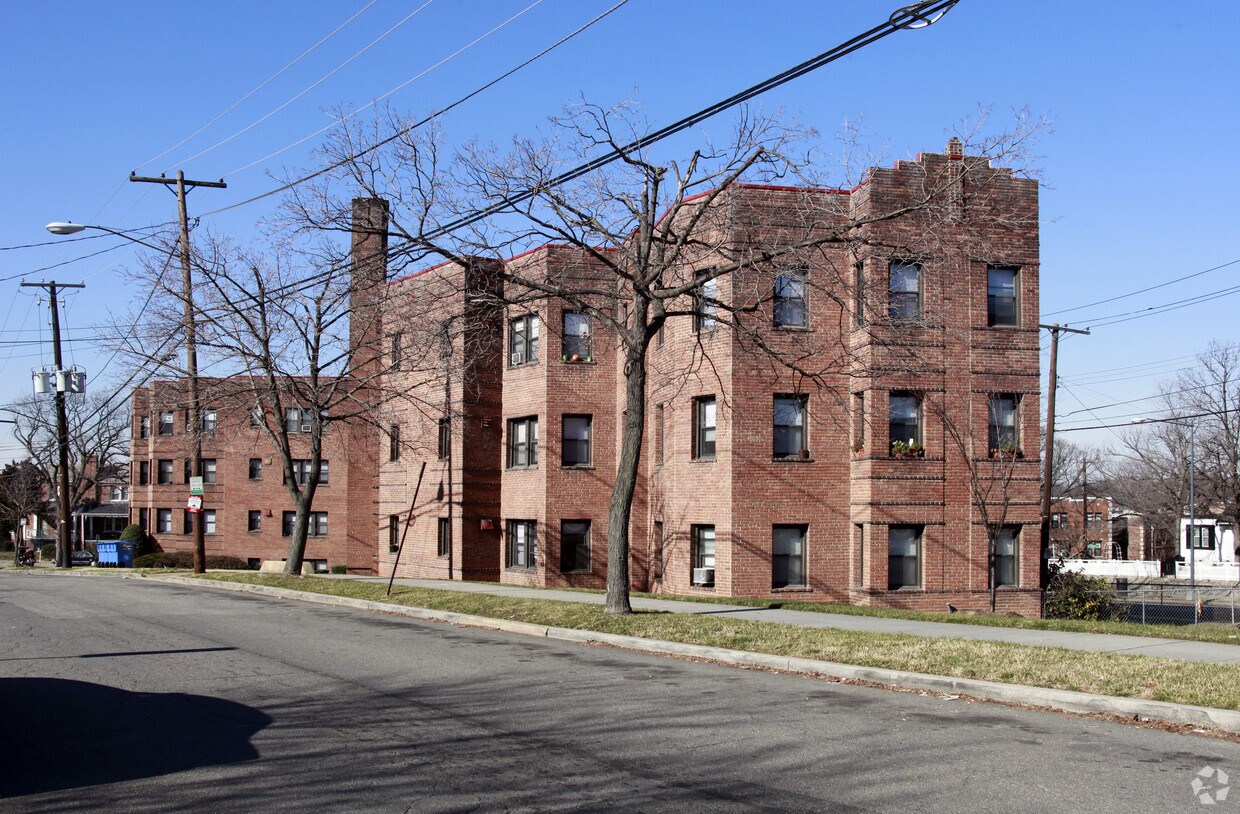 Foto principal - Larnaca - 5301 New Hampshire Avenue