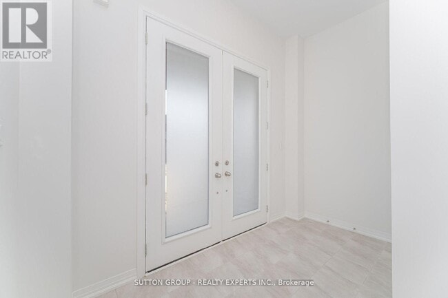 Building Photo - 6 Raja St