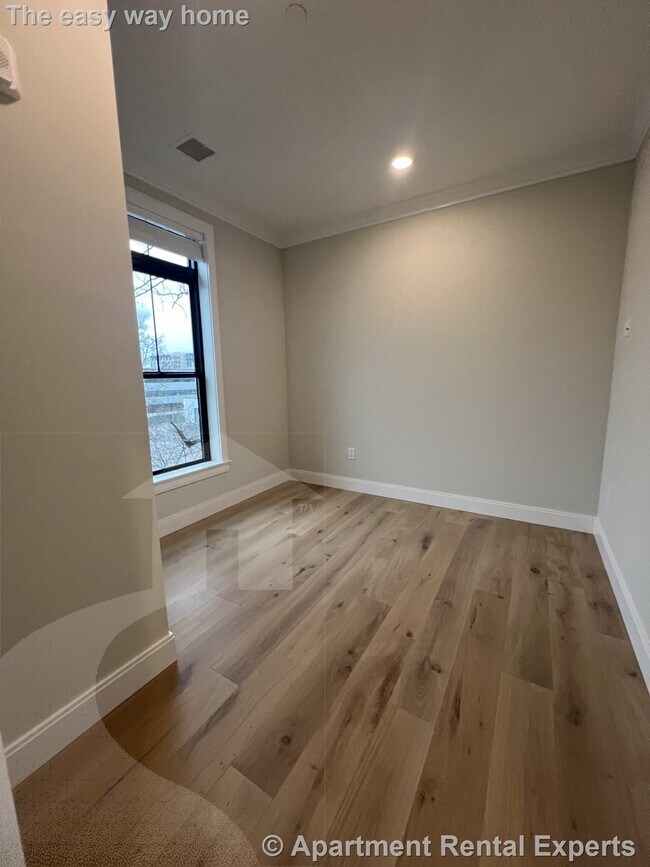 Foto del edificio - 157 Everett St