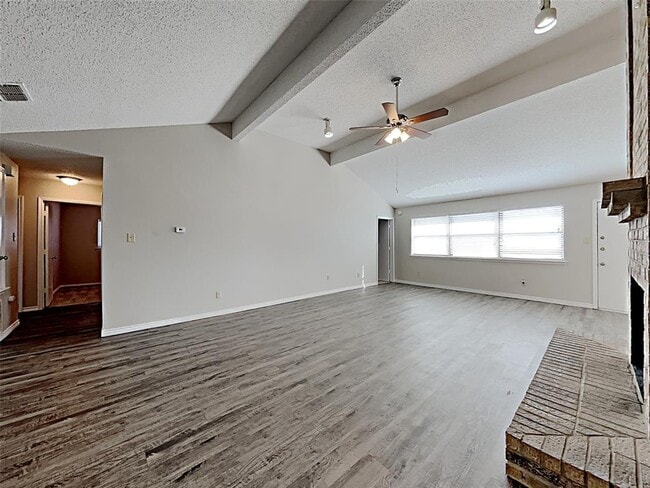 Building Photo - 3404 Vine Ridge