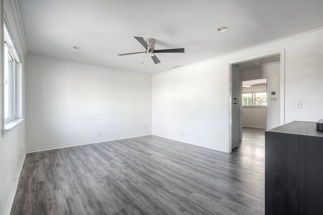 Building Photo - 254 Gloxina St
