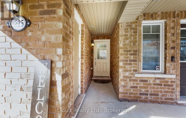 Photo du bâtiment - 1525 Husband Pl