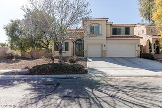 Building Photo - 6545 Black Oaks St