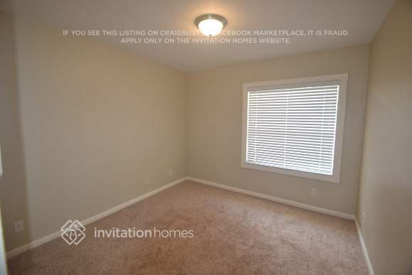 Foto del edificio - 1090 Lancewood Pl W