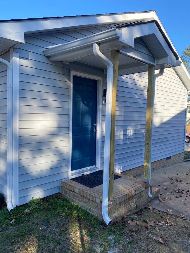 Foto del edificio - 2206 Emerson Pl