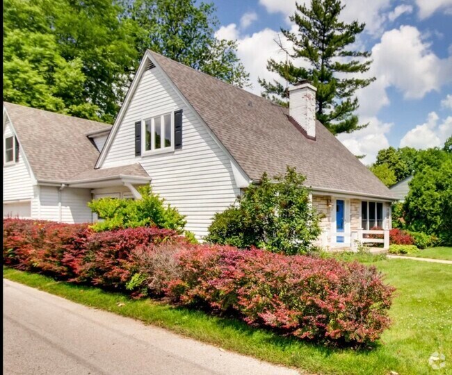 Greenleafs Apartments for Rent with Hardwood Floors Wilmette, IL 1 Rentals