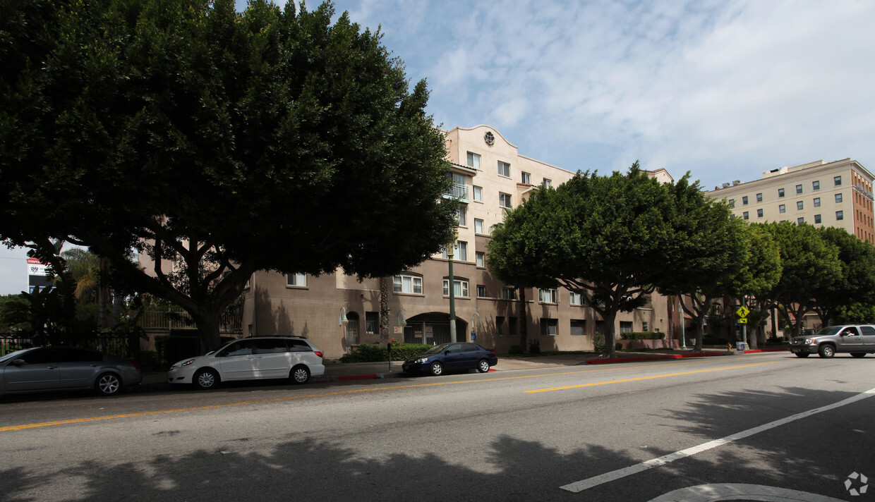 Building Photo - Villa Del Pueblo