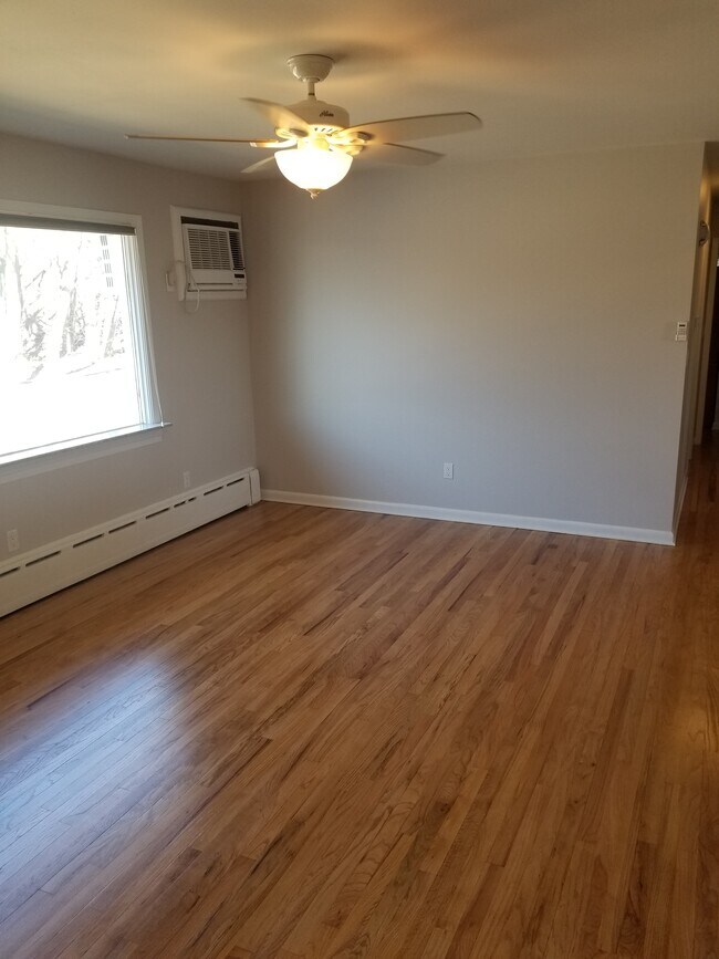 family room - 285 5th St