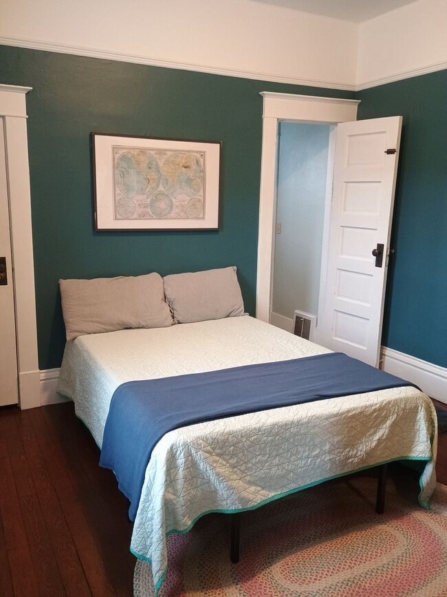 Building Photo - Spacious Craftsman in the Heart of North Spokane | furnished