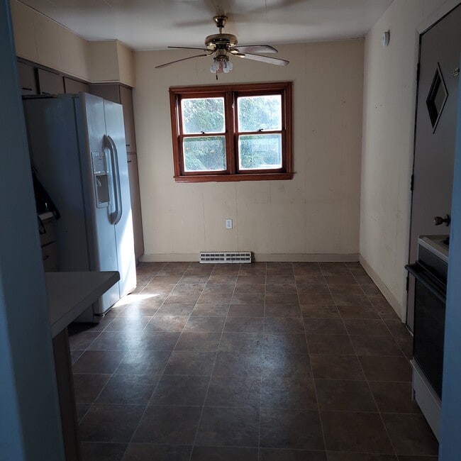 Building Photo - 1030 Bond St