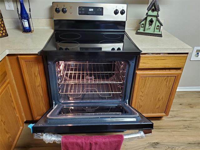 Foto del edificio - 2329 Emerald Ln