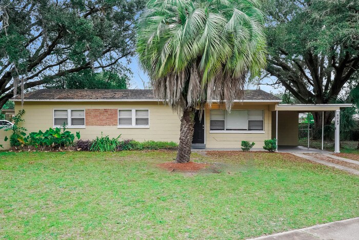 Foto principal - 6049 Cedar Hills Blvd