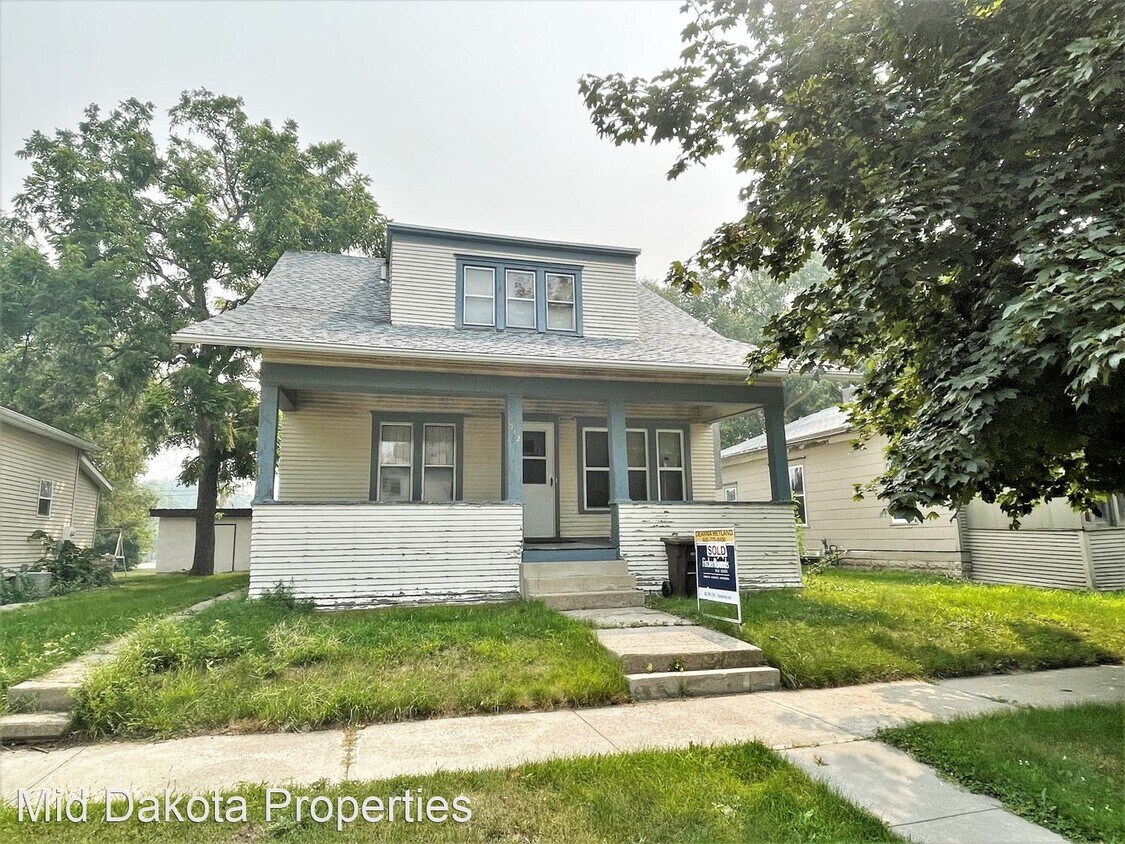 512 N Edmunds St, Mitchell, SD 57301 House Rental in Mitchell, SD