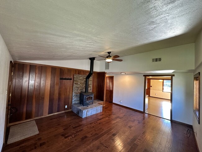 Foto del edificio - Sunny Fieldbrook 2/1 Stand Alone House – Cat Friendly