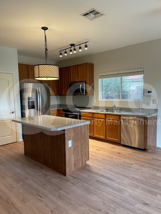 Photo - 10486 E Marquette St House