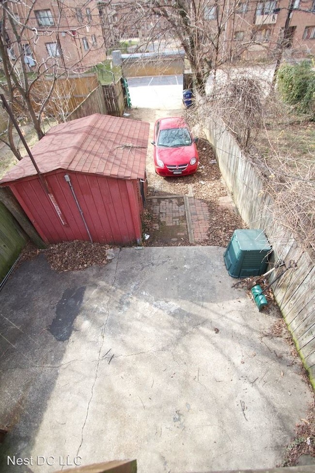 Foto del edificio - 3414 Warder St NW