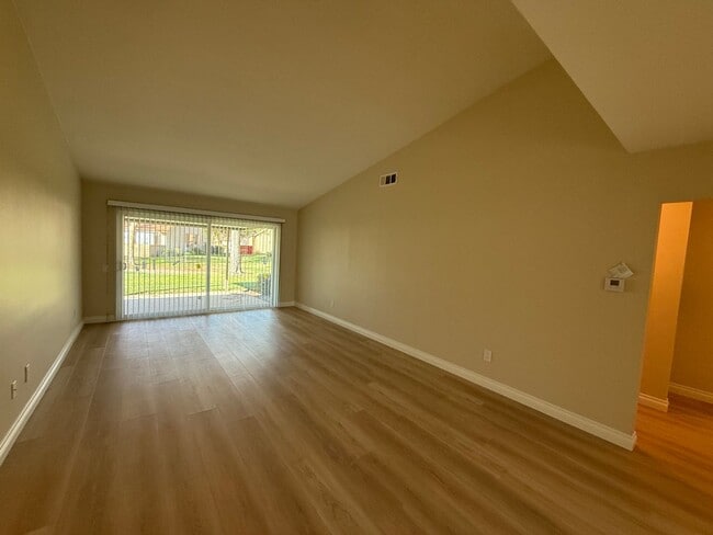 Foto del edificio - The Popular Freestanding El Dorado in Leisure Village