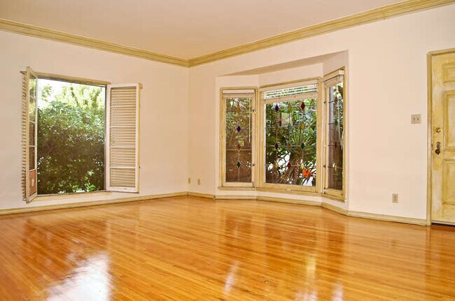 Living Room - 1221 S Alfred St