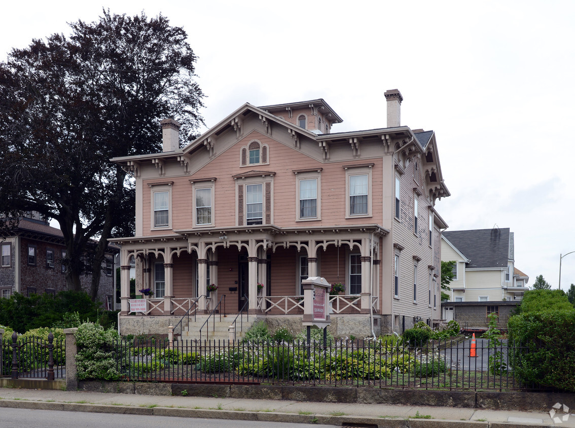 Primary Photo - Elizabeth's Rooming House