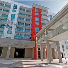 Foto principal - 7751 NW 107th Ave