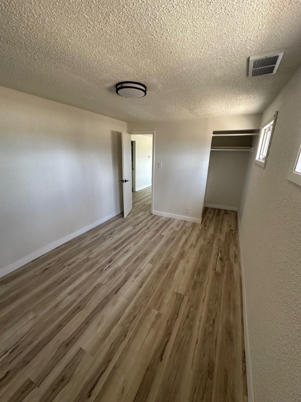 Primary Photo - W220N9009 Waukesha V