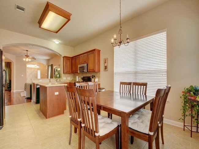 Building Photo - 2205 Petrified Forest Dr