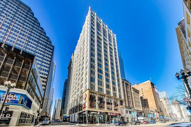 Foto del edificio - 8 W Monroe St