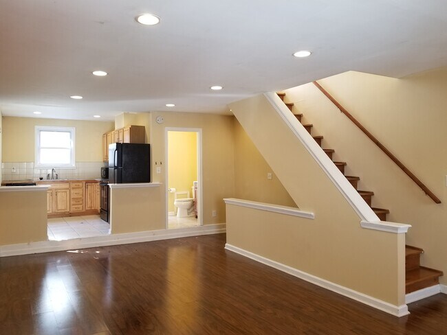 sitting room - 1302 S Fairhill St