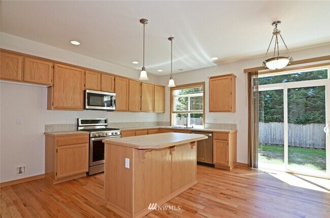 Building Photo - 14228 44th Ave W