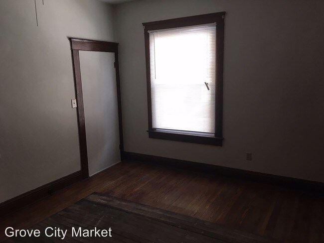 Building Photo - 308-310 Elm St