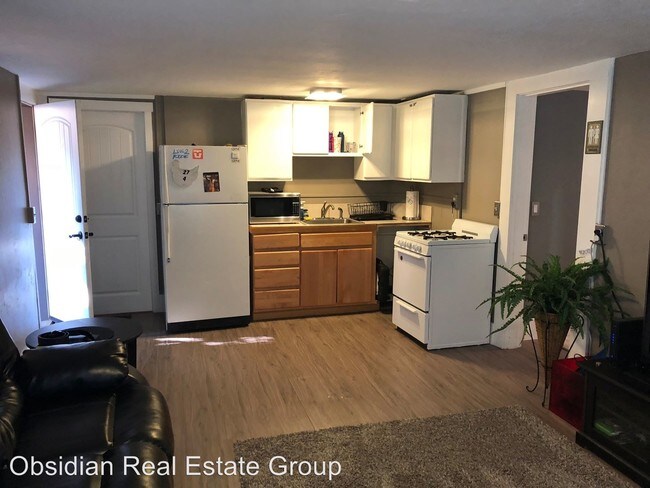 Foto del edificio - 137 NW St Helens Pl