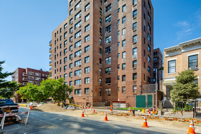 Foto del edificio - 303 Beverley Road