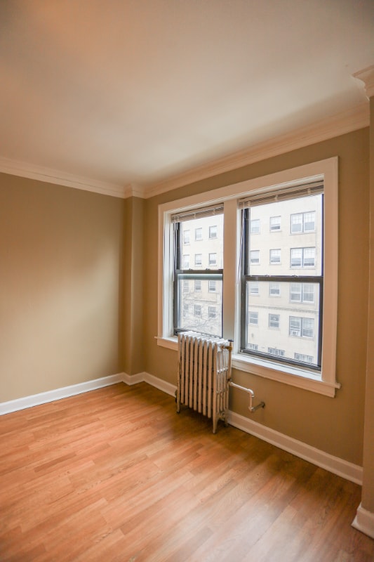 Photo - 922 W Eastwood Ave Apartment