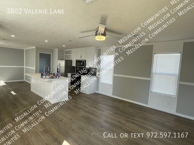 Foto del edificio - 3802 Valerie Ln