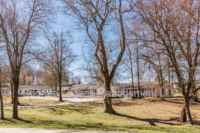 Building Photo - 1702 Faulkner Dr