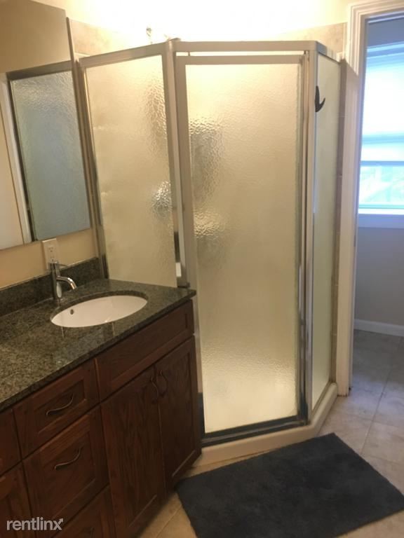 Building Photo - 3 br, 1 bath Apartment - 11350 Hessler Rd