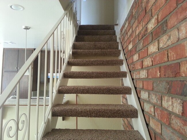 Foto del edificio - 2 bed/ 1 bath townhouse with garage in Santee
